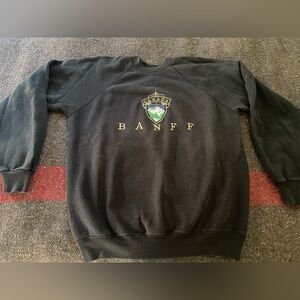 Banff Canada pullover